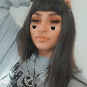 Meet your Posher, Mia